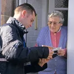 79-letnici so na obroke prodali sesalec za štiri tisočake