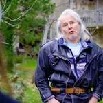 Arturja Šterna taksist napadel s solzivcem, posledice niso bile nedolžne