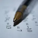 Na državnem tekmovanju so močno diskriminirali dijakinjo