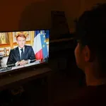 Po nasilnih protestih Macron s televizijskim nagovorom narodu