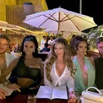 Prijatelji v skrbeh za razvpito Britanko: "Umira pred našimi očmi"