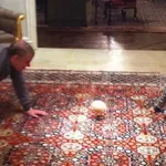 Posnetki Andrewa med igro z otrokom skrb vzbujajoči, poglejte, kaj mu je dal