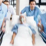 Znaki za srčni infarkt se med spoloma razlikujejo, zato umre več žensk
