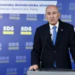Toliko podpornikov vlade Roberta Goloba je v nedeljo glasovalo za Janšo