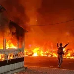 Prebivalcem odrezali stik s svetom, na ulicah se odvija pravi pokol