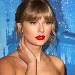 Taylor Swift na dan poroke prejela tragično vest