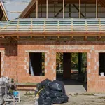 Čez noč ostal brez hiše in s 100 tisoč evri kredita