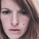 Bo Ana Dolinar spet vse postavila na kocko?