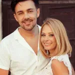 To je dekle, s katero je Raay nadomestil Niko Zorjan