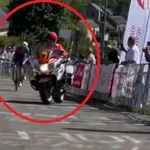 Škandal na sloviti dirki, motorist v zadnjih metrih določil zmagovalca