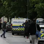 Pred hišo na Fužinah eksplodirala ročna bomba