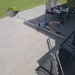 Zavec grdo padel ob delu na domačiji