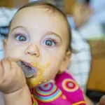 Podganji strup v otroški hrani, preventivno jo umikajo tudi slovenski trgovci