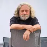 Miha Hočevar s pogreba naredil šov, ki bi zabaval še pokojnika!