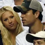 Enrique Iglesias poljubljal drugo žensko, kaj na to pravi Anna Kournikova?