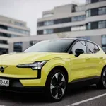 Pozor, najbolj prodajani električni volvo se lahko vname!