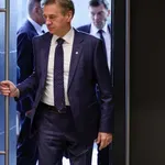 Janša vložil tožbo proti Golobu, postavil je konkretne zahteve