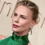Šarliz Teron se pojavila u spektakularnoj Givenchy haljini, ali ipak su svi gledali u ono što je obula