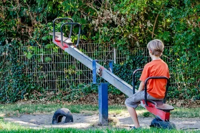 Preko 50 odsto dece u Srbiji se ne igra i ne uči sa očevima