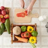 Ova tabela pokazuje koliko i kog povrća i voća treba da pojedeš dnevno
