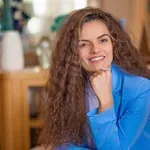 Marinin put od sveta finansija do Mrs Universe UAE u četrdesetim