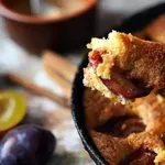 RECEPT: Manj sladka in bolj zdrava slivova pita