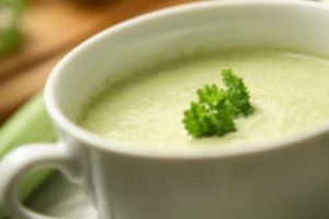 Najpreprostejši recept na svetu za čarobno shujševalno juho