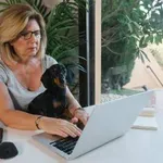 Popoln pes za stanovanje in zaposlen urnik